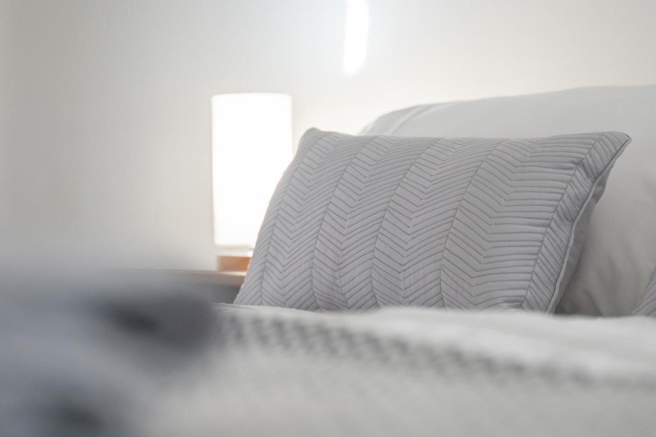 Dwellcome Home Ltd 2 King Beds West End Apt, Half Mile To Union Street Yet Quiet, Free Allocated Parking Space At Rear Entrance & Fast Wifi, Ideal For Long Term Contractor, Corporate, Etc Stays, Regular Housekeeping Option - See Our Site For Assuranc Абердин Екстер'єр фото