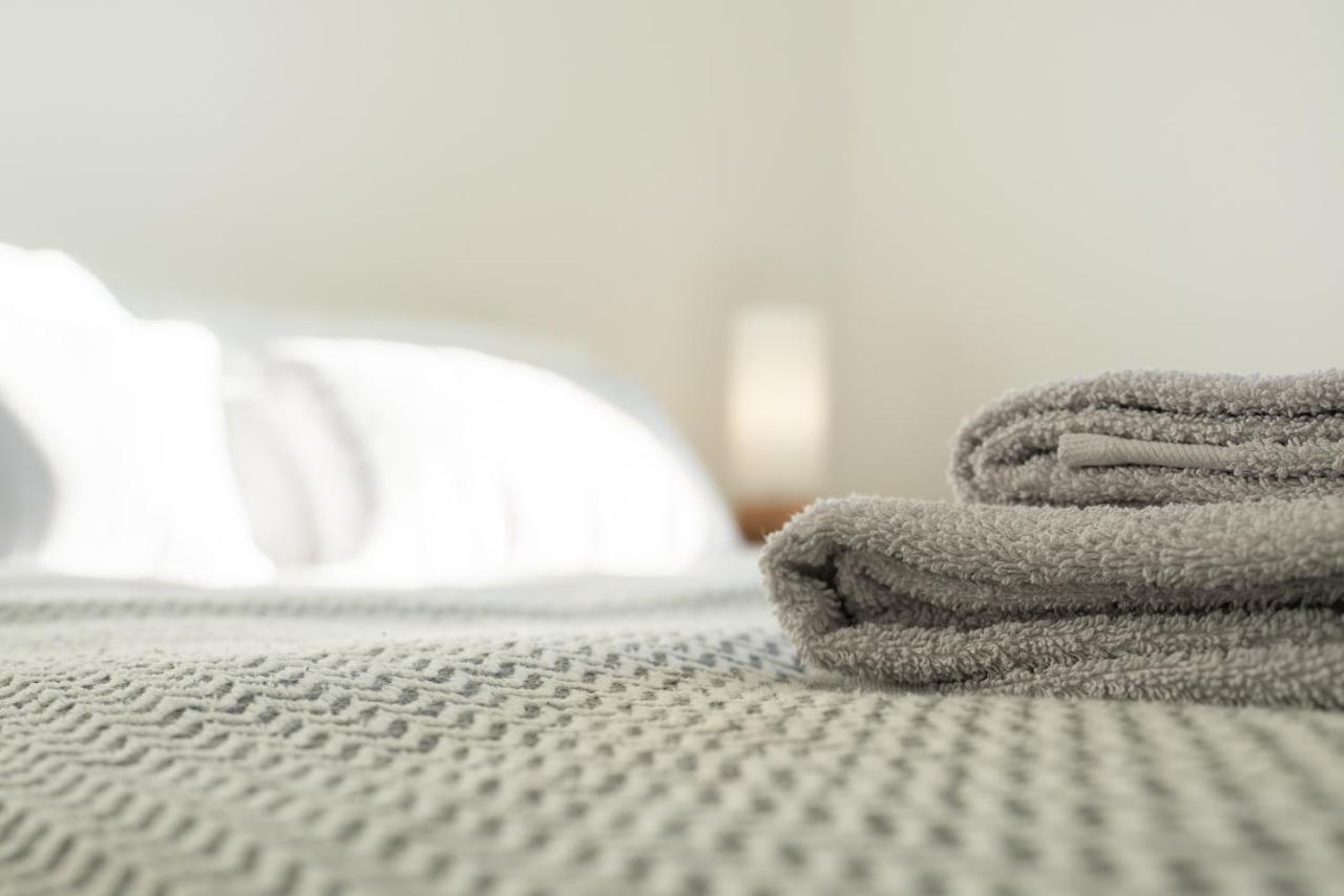 Dwellcome Home Ltd 2 King Beds West End Apt, Half Mile To Union Street Yet Quiet, Free Allocated Parking Space At Rear Entrance & Fast Wifi, Ideal For Long Term Contractor, Corporate, Etc Stays, Regular Housekeeping Option - See Our Site For Assuranc Абердин Екстер'єр фото