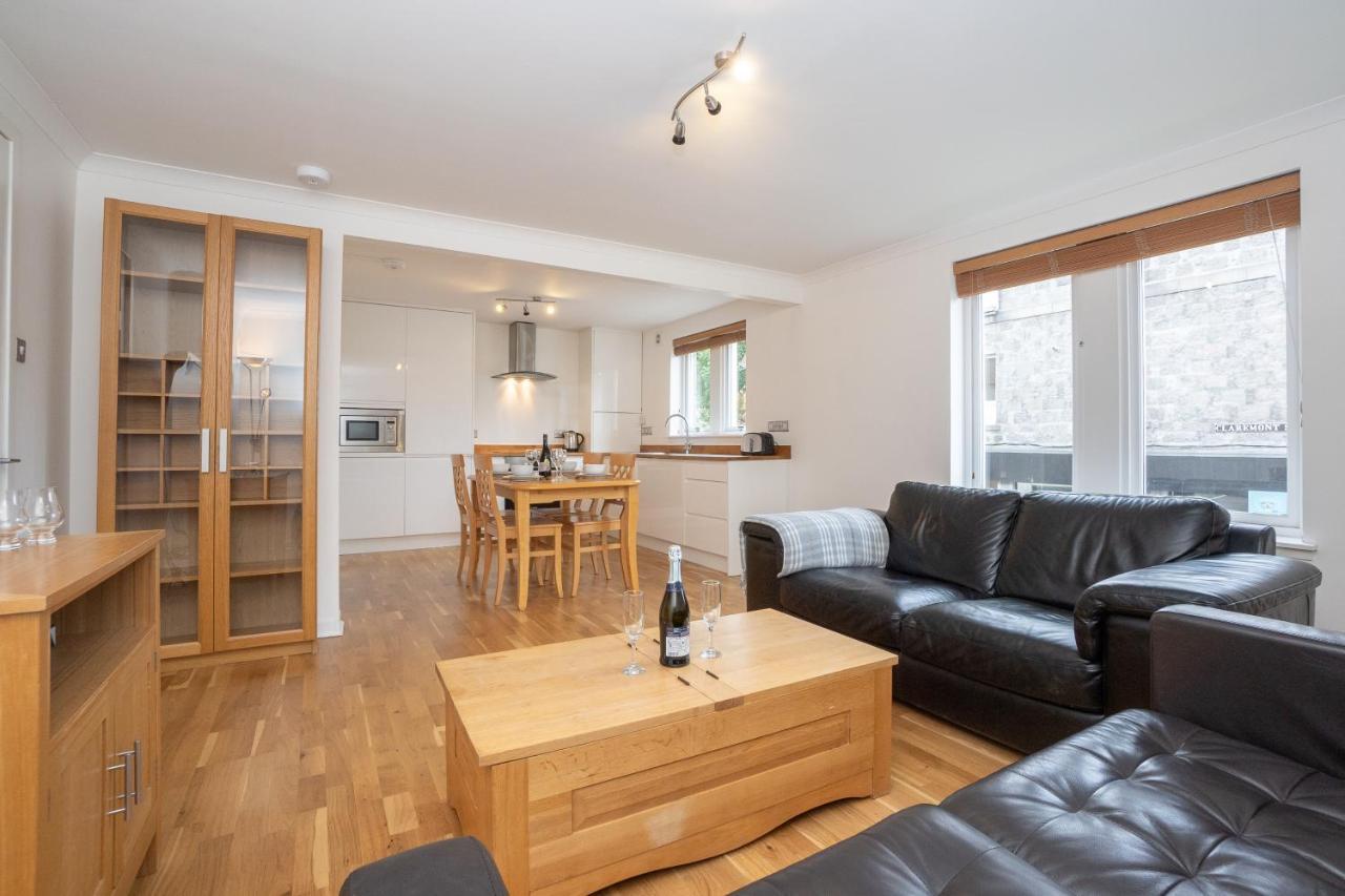 Dwellcome Home Ltd 2 King Beds West End Apt, Half Mile To Union Street Yet Quiet, Free Allocated Parking Space At Rear Entrance & Fast Wifi, Ideal For Long Term Contractor, Corporate, Etc Stays, Regular Housekeeping Option - See Our Site For Assuranc Абердин Екстер'єр фото