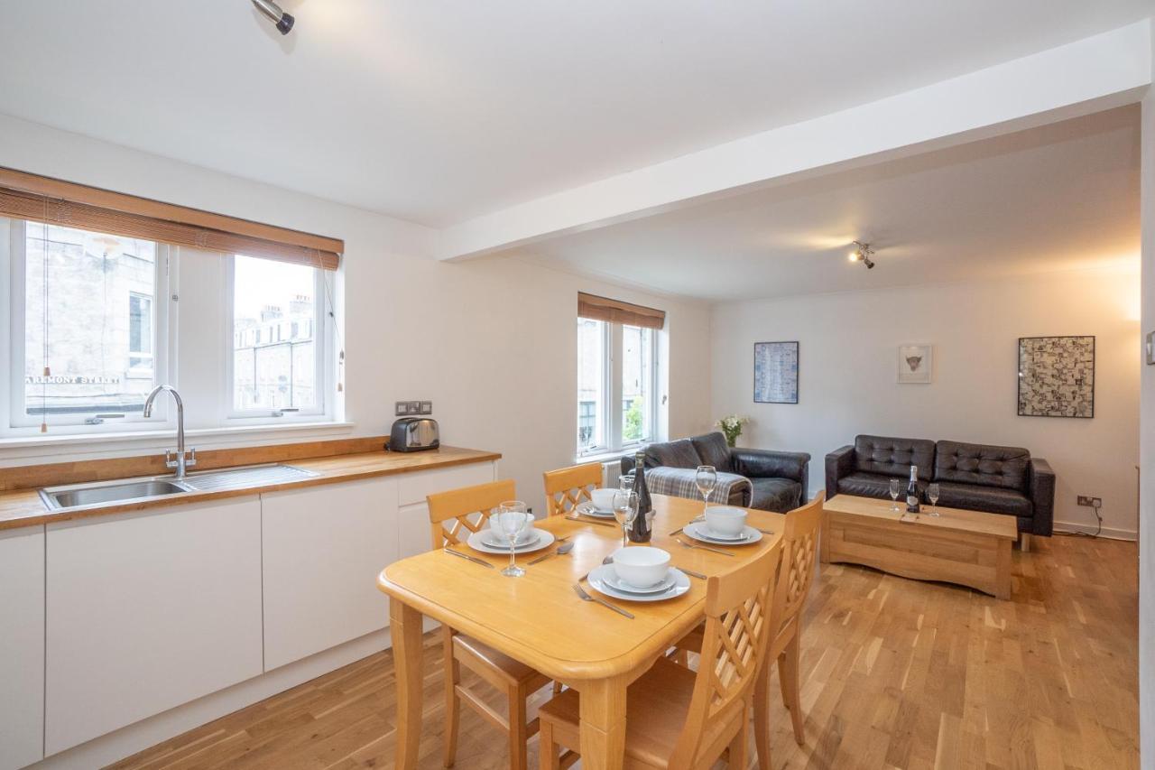 Dwellcome Home Ltd 2 King Beds West End Apt, Half Mile To Union Street Yet Quiet, Free Allocated Parking Space At Rear Entrance & Fast Wifi, Ideal For Long Term Contractor, Corporate, Etc Stays, Regular Housekeeping Option - See Our Site For Assuranc Абердин Екстер'єр фото